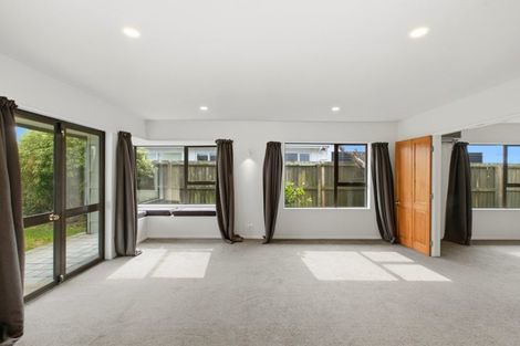 Photo of property in 122 Somerfield Street, Somerfield, Christchurch, 8024
