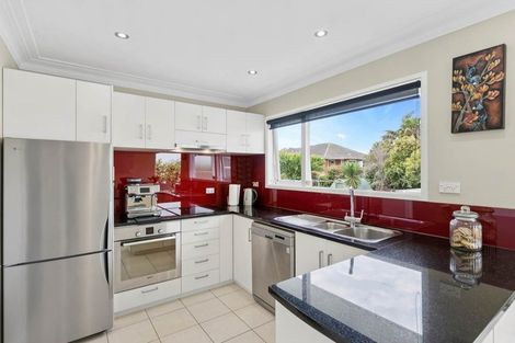 Photo of property in 95 Hillcrest Avenue, Hillcrest, Auckland, 0627