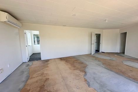 Photo of property in 4 Garton Drive, Massey, Auckland, 0614