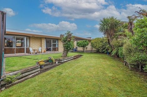 Photo of property in 16 Suffolk Crescent, Feilding, 4702