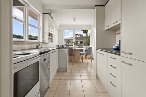 Photo of property in 137 Henderson Valley Road, Henderson, Auckland, 0612
