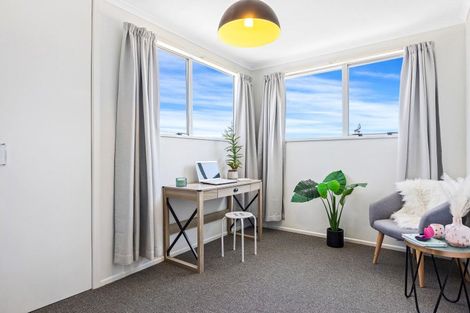 Photo of property in 209 Queenspark Drive, Parklands, Christchurch, 8083