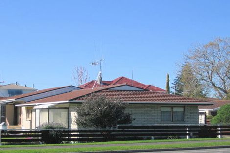 Photo of property in 2/1246 Cameron Road, Gate Pa, Tauranga, 3112