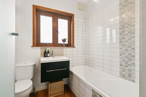 Photo of property in 538 Broadway, Strathmore Park, Wellington, 6022