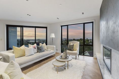 Photo of property in 121 Glenbervie Drive, Glenbervie, 0173