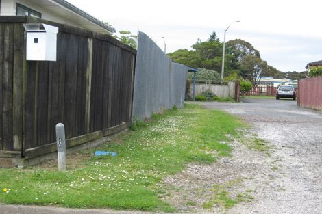 Photo of property in 8 Tacon Place, Mangere, Auckland, 2022