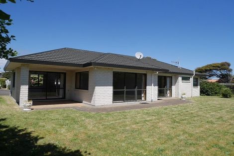 Photo of property in 77 Michael Road, Paraparaumu Beach, Paraparaumu, 5032