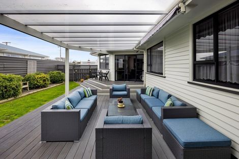 Photo of property in 16 Ramanui Avenue, Hawera, 4610