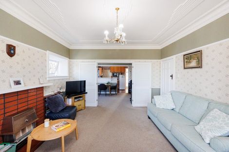Photo of property in 11 Brightwater Terrace, Terrace End, Palmerston North, 4410