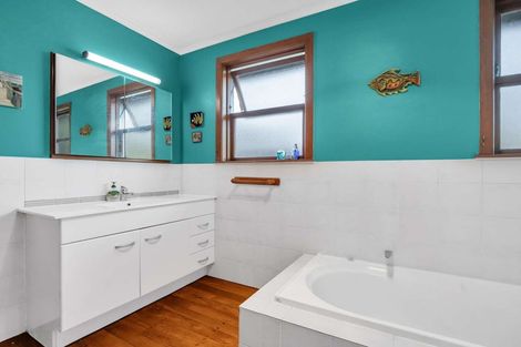 Photo of property in 2 Davidson Street, Glenholme, Rotorua, 3010