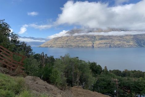 Photo of property in 38 Mackinnon Terrace, Sunshine Bay, Queenstown, 9300