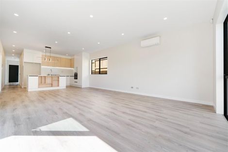 Photo of property in 42 Whakairo Crescent, Gulf Harbour, 0930