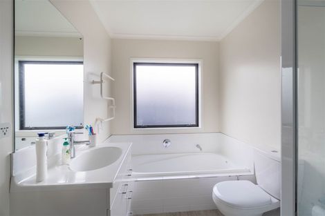 Photo of property in 27 Ragley Way, Rolleston, 7615