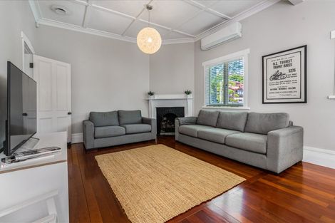 Photo of property in 2 Tennyson Street, Northcote Point, Auckland, 0627