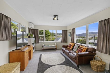 Photo of property in 21 Holland Street, Wainuiomata, Lower Hutt, 5014