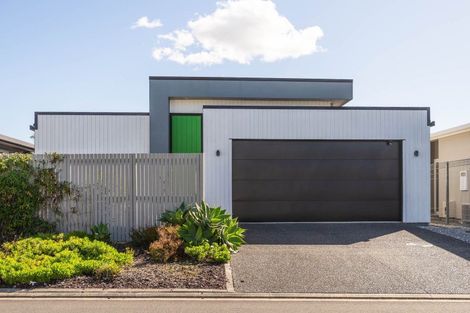 Photo of property in 83 Coast Boulevard, Papamoa Beach, Papamoa, 3118