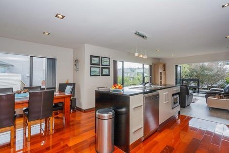 Photo of property in 52 Newbury Place, Schnapper Rock, Auckland, 0632
