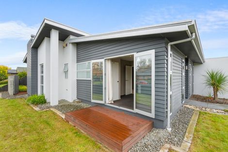Photo of property in 16 Eaglesome Avenue, Aidanfield, Christchurch, 8025
