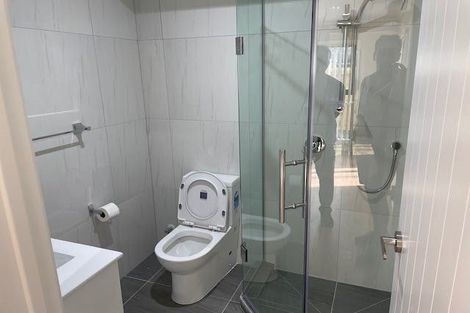 Photo of property in 3a Edwards Avenue, Henderson, Auckland, 0610