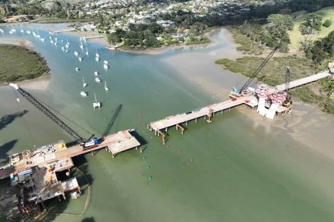 Photo of property in 1364 Whangaparaoa Road, Army Bay, Whangaparaoa, 0930