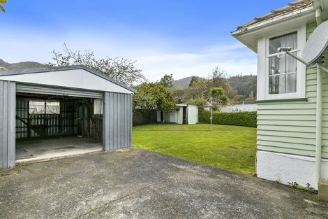 Photo of property in 105 Kowhai Street, Naenae, Lower Hutt, 5011