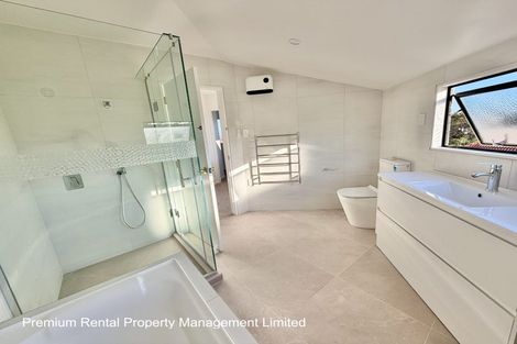 Photo of property in 12 Westergrove Place, West Harbour, Auckland, 0618