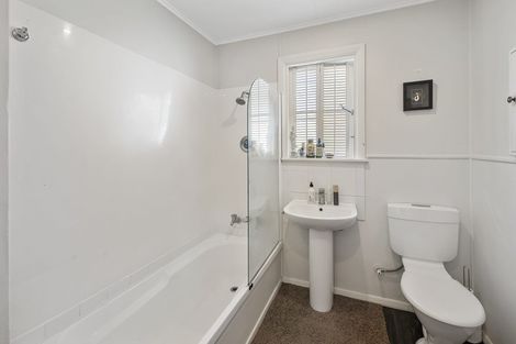 Photo of property in 118 Seaview Road, Paraparaumu Beach, Paraparaumu, 5032