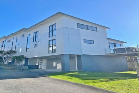 Photo of property in 16a Woodall Place, Totara Vale, Auckland, 0627