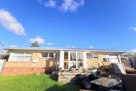 Photo of property in 44 Royal View Road, Te Atatu South, Auckland, 0610