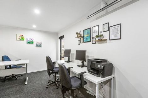 Photo of property in 8b Lynette Place, Mangere, Auckland, 2022