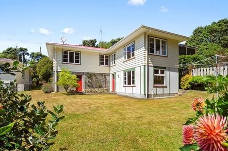 Photo of property in 52 Chester Road, Tawa, Wellington, 5028