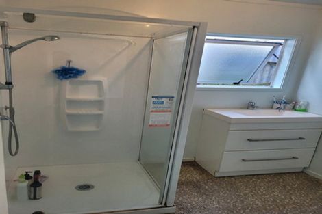 Photo of property in 5 Rickards Place, New Lynn, Auckland, 0600