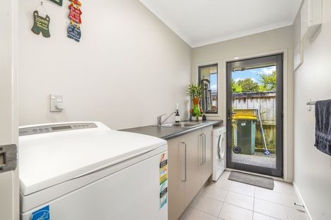 Photo of property in 90 Saint James Drive, Huntington, Hamilton, 3210