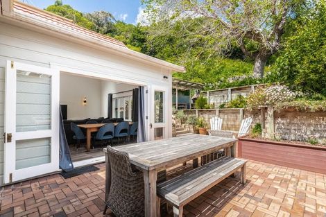 Photo of property in 210 Oriental Parade, Oriental Bay, Wellington, 6011