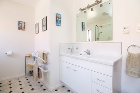 Photo of property in 8 Northbrook Court, Roslyn, Palmerston North, 4414