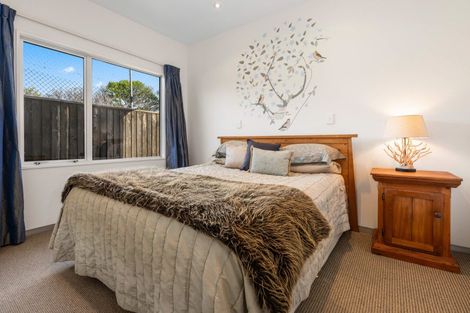 Photo of property in 142 North Parade, Richmond, Christchurch, 8013