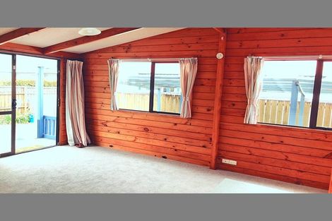 Photo of property in 49 Larnoch Road, Henderson, Auckland, 0610