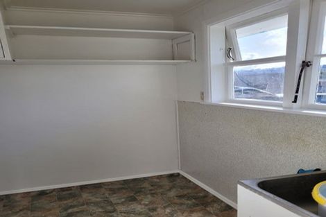 Photo of property in 33 Naenae Road, Naenae, Lower Hutt, 5011