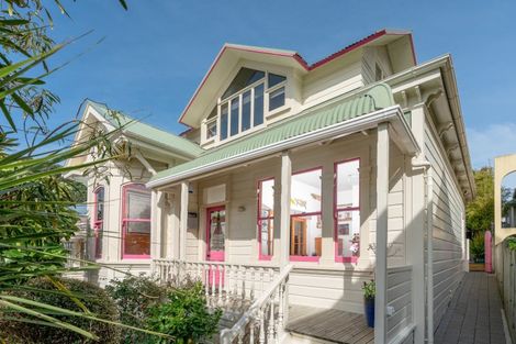 Photo of property in 62 Pirie Street, Mount Victoria, Wellington, 6011