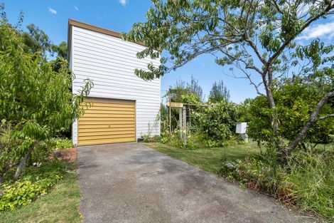 Photo of property in 8 Ross Street, Marton, 4710