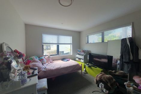 Photo of property in 1 Mataki Way, Glen Eden, Auckland, 0602