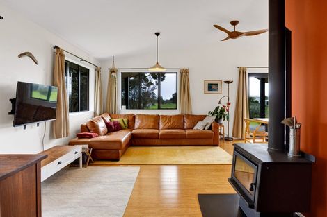 Photo of property in 13 Carthew Street, Okato, 4335