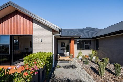 Photo of property in 54 Norfolk Drive, Cambridge, 3434