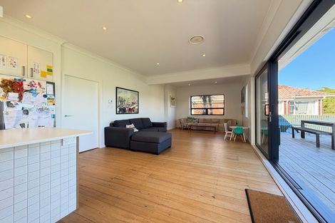 Photo of property in 25 Pirie Crescent, Moera, Lower Hutt, 5010