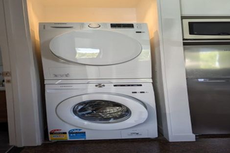 Photo of property in 14 City View Terrace, Birkenhead, Auckland, 0626