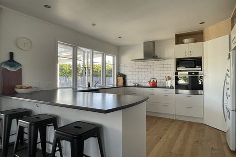 Photo of property in 18 Richmond Street, Cambridge, 3434