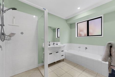 Photo of property in 14 San Carlo Court, Henderson, Auckland, 0612