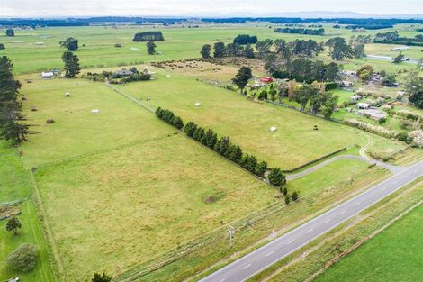 Photo of property in 27 Rangiotu Road, Himatangi, 4477