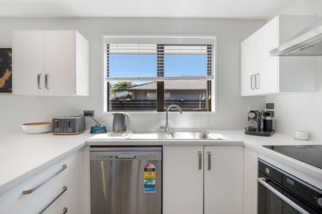 Photo of property in 2/96 Palmers Road, New Brighton, Christchurch, 8083