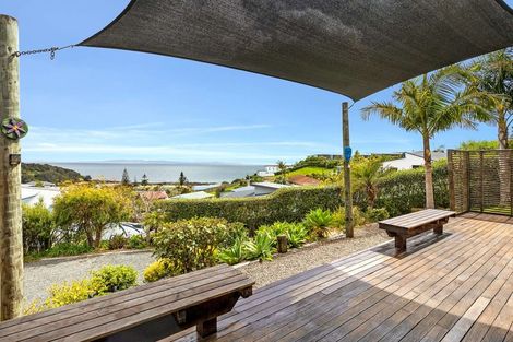 Photo of property in 9 Dudley Crescent, Cable Bay, 0420